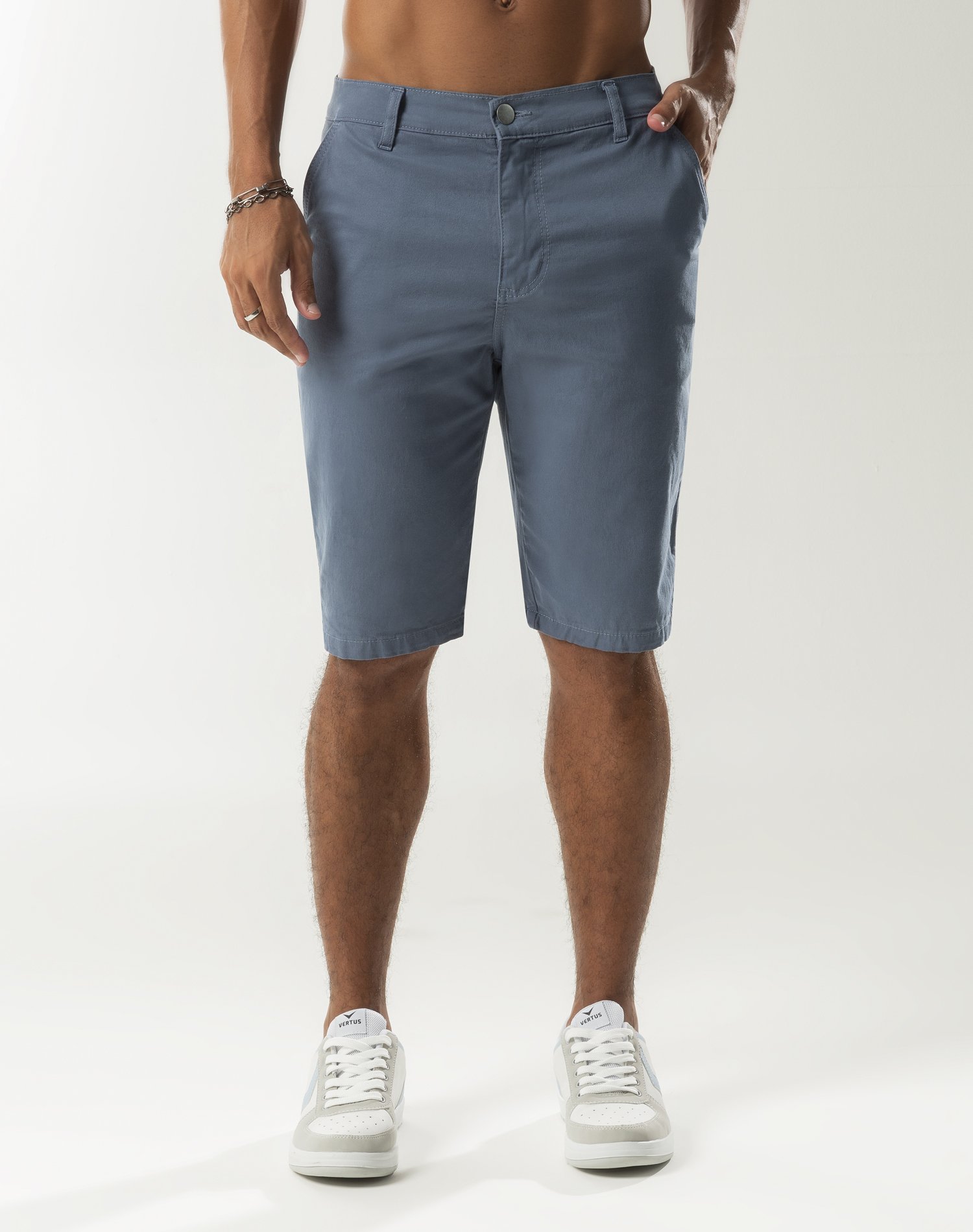 04 bermuda masculina em sarja com patch exco