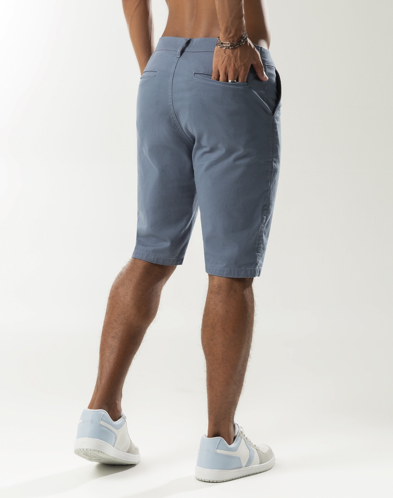 05 bermuda masculina em sarja com patch exco