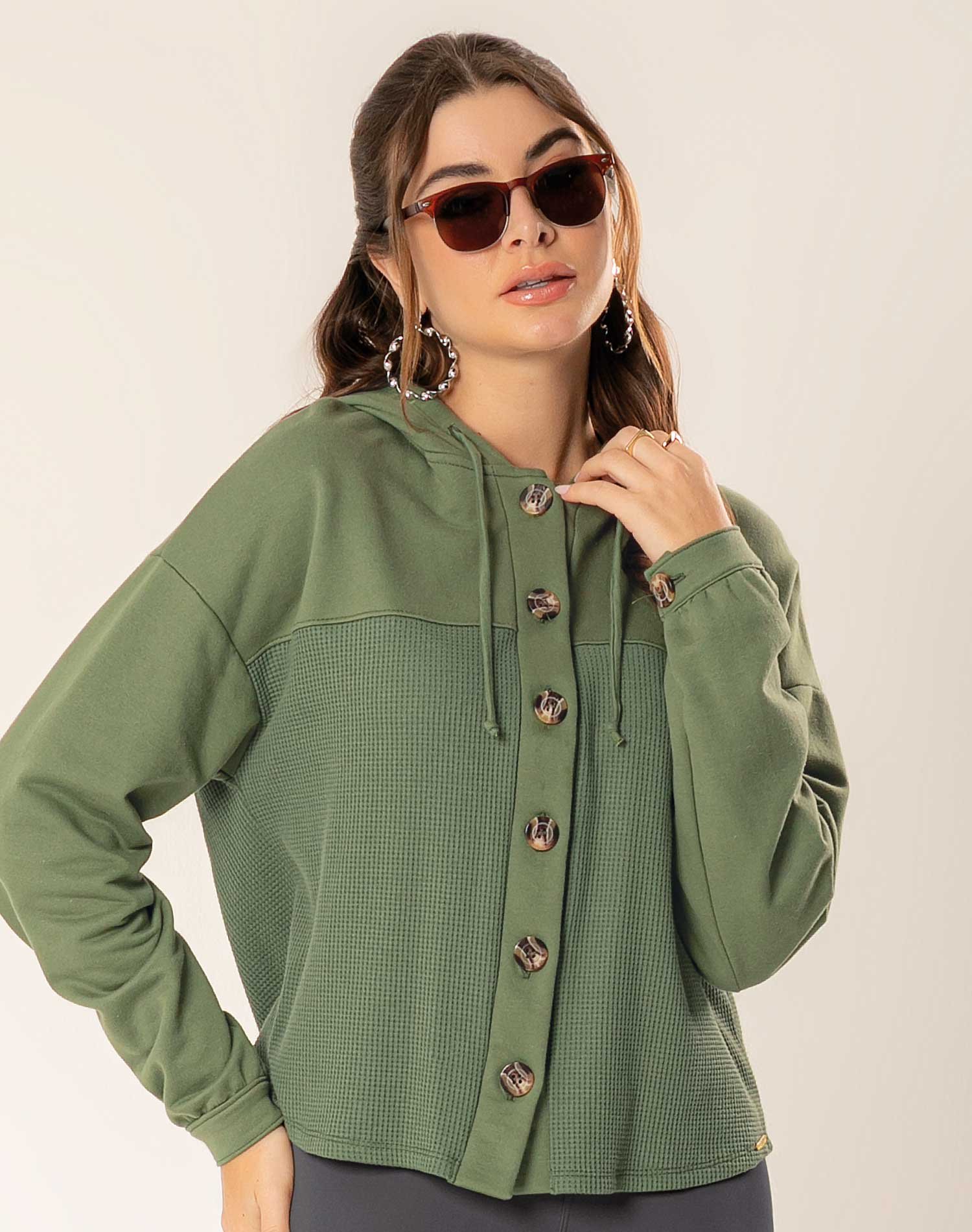 Casaco feminimo estiloso de tricô e moletom Cativa Verde