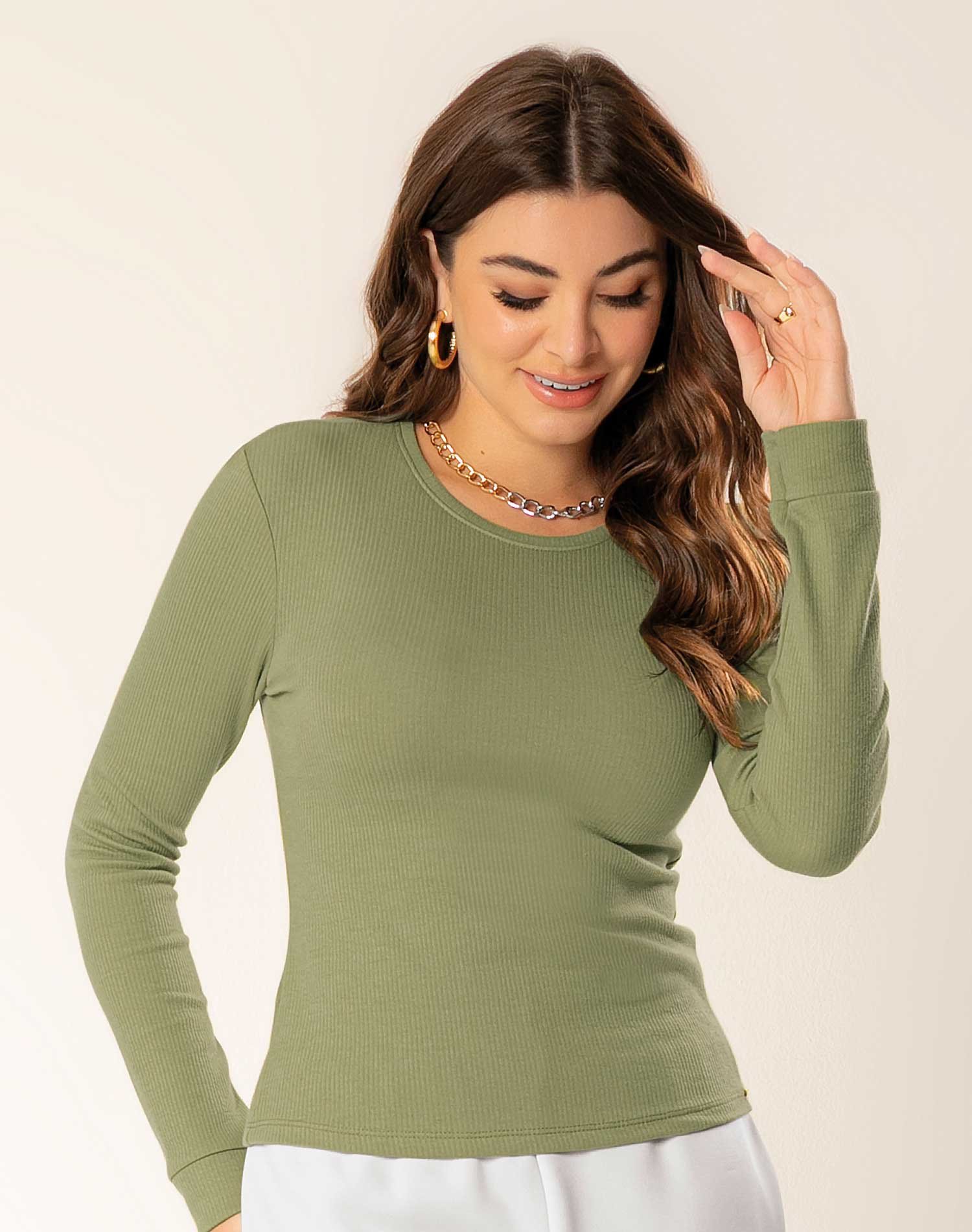 Blusa básica e moderna feminina canelada Cativa VERDE MATCH