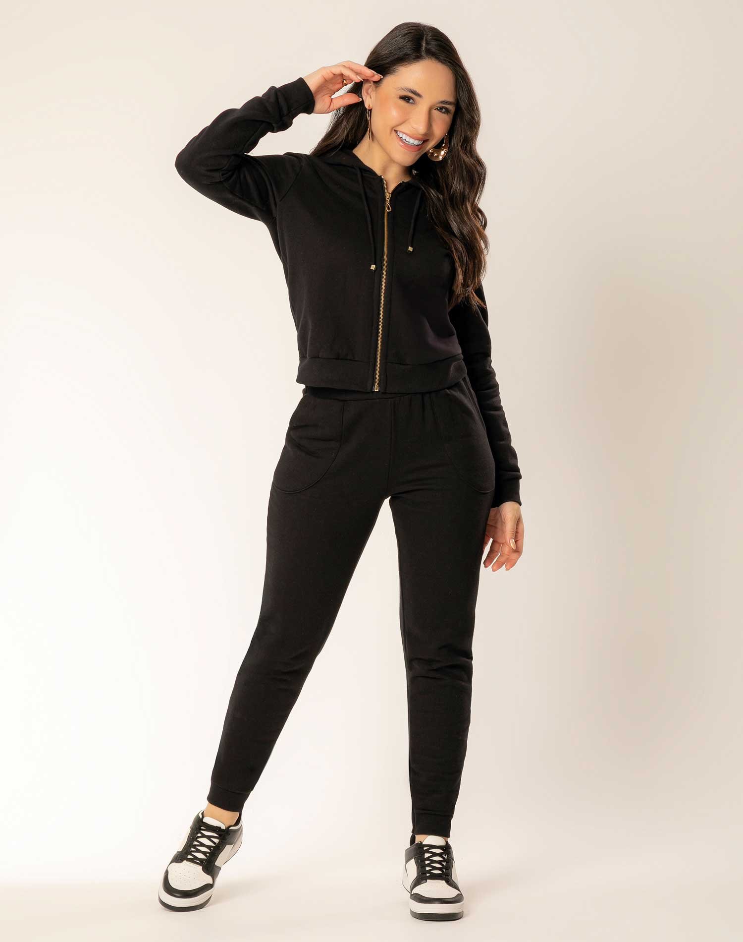 Conjunto de moletom com capuz feminino Cativa Preto