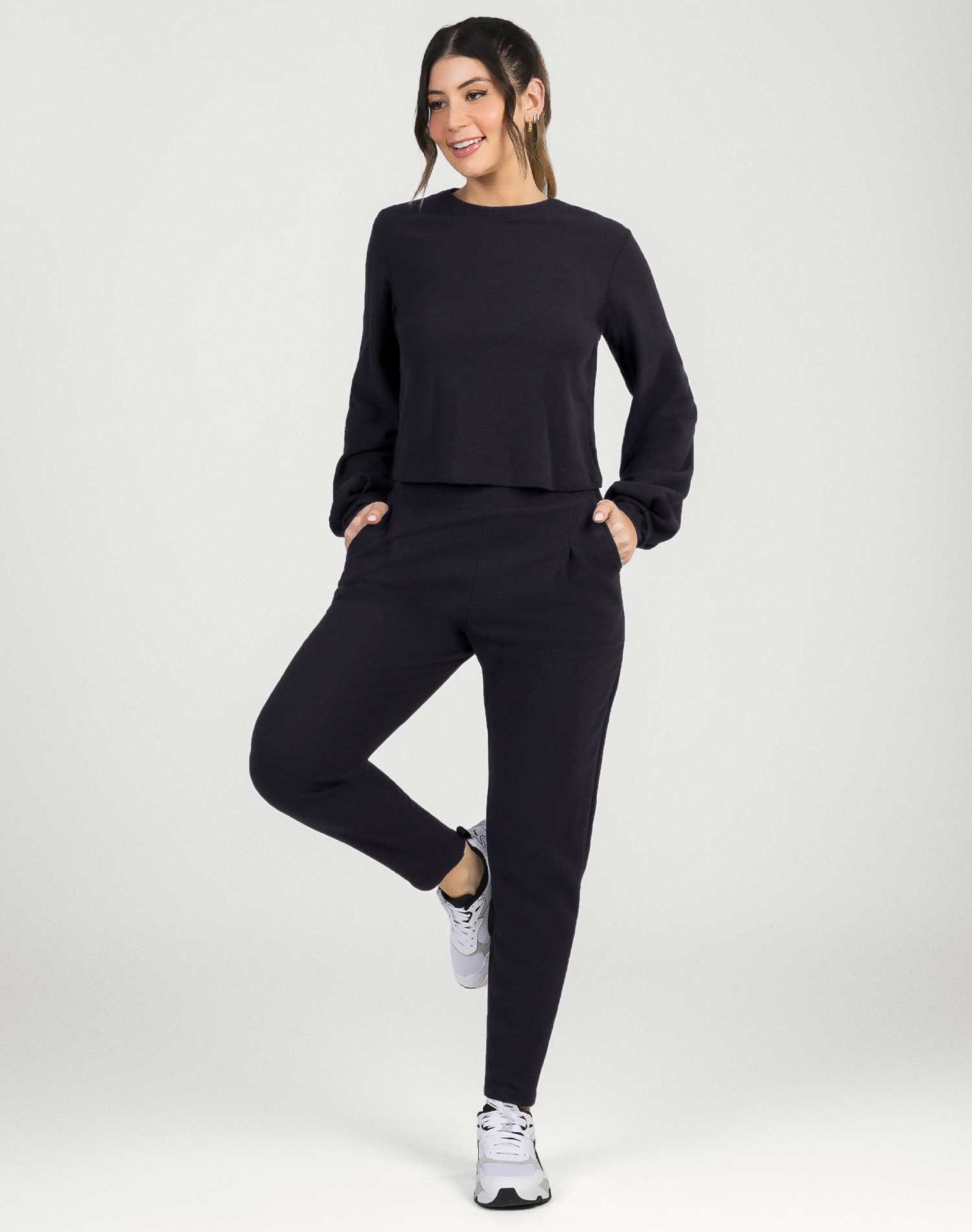 Conjunto Feminino de Moletom Comfy e Básico Cativa Preto