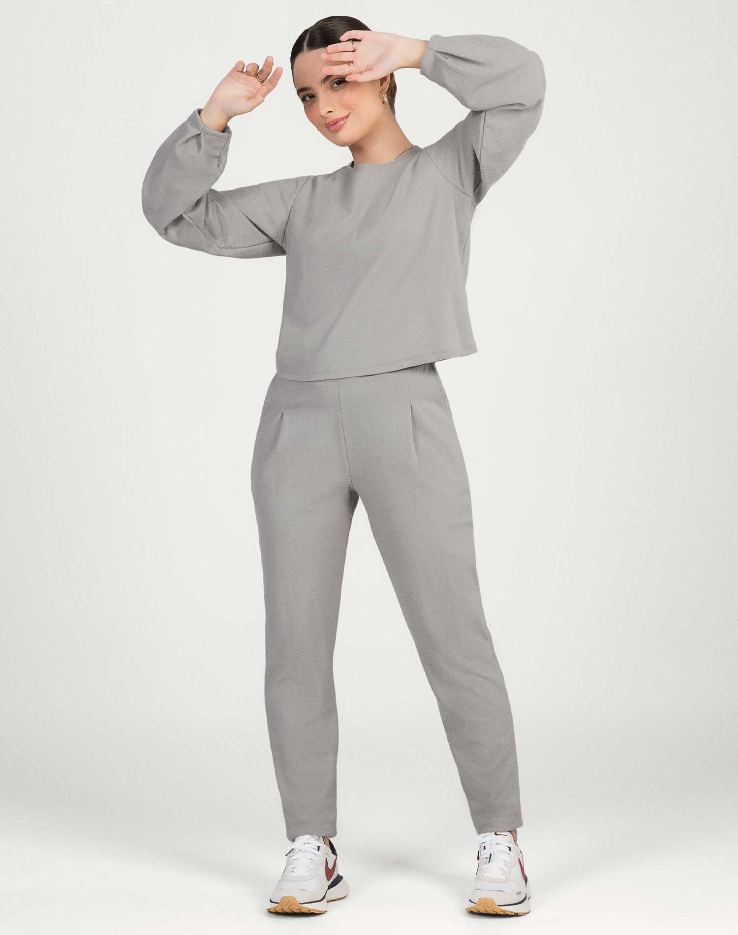 Conjunto Feminino de Moletom Comfy e Básico Cativa Cinza