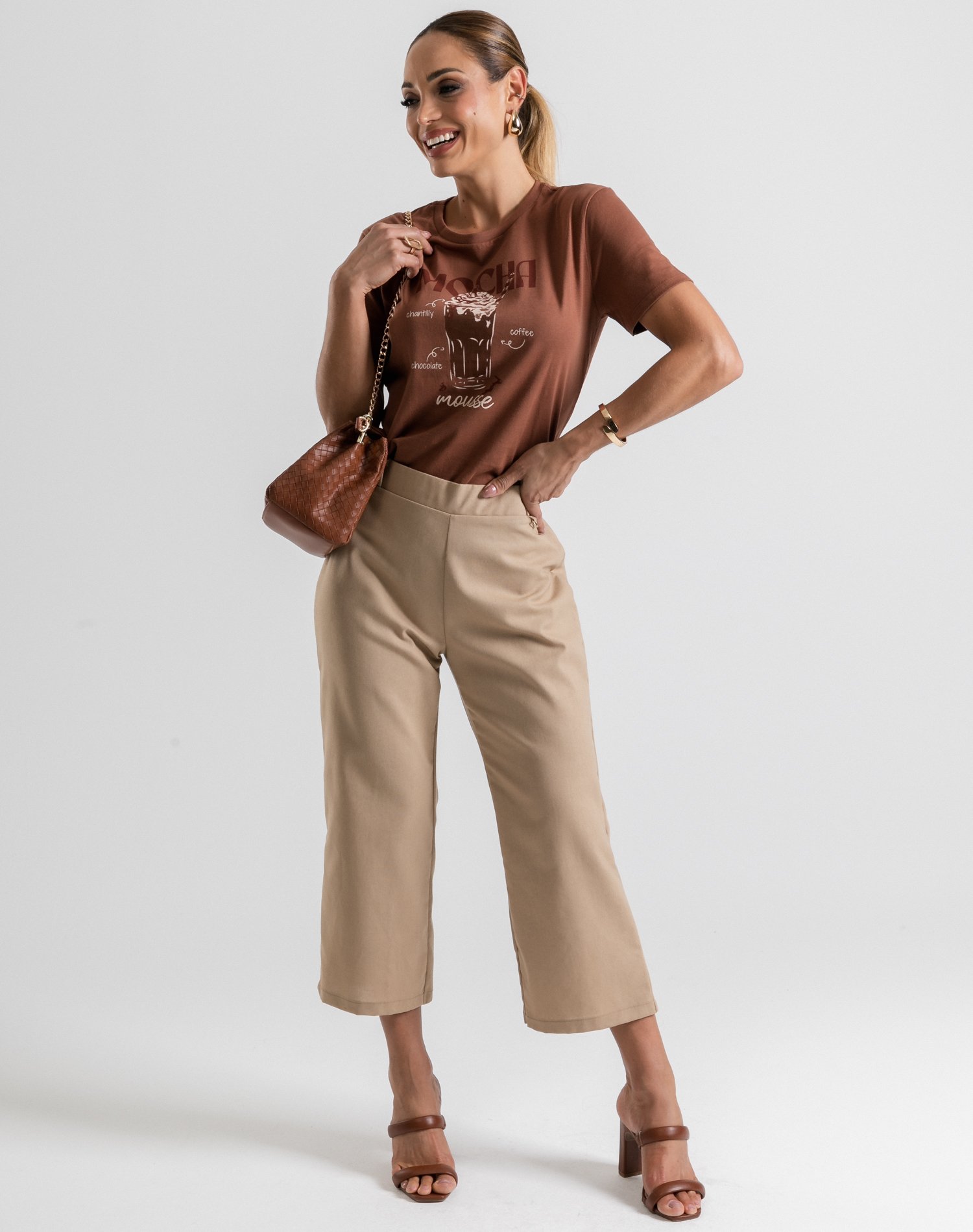 トップス mocha T-shirt Mocha Mousse em Algodão Cativa
