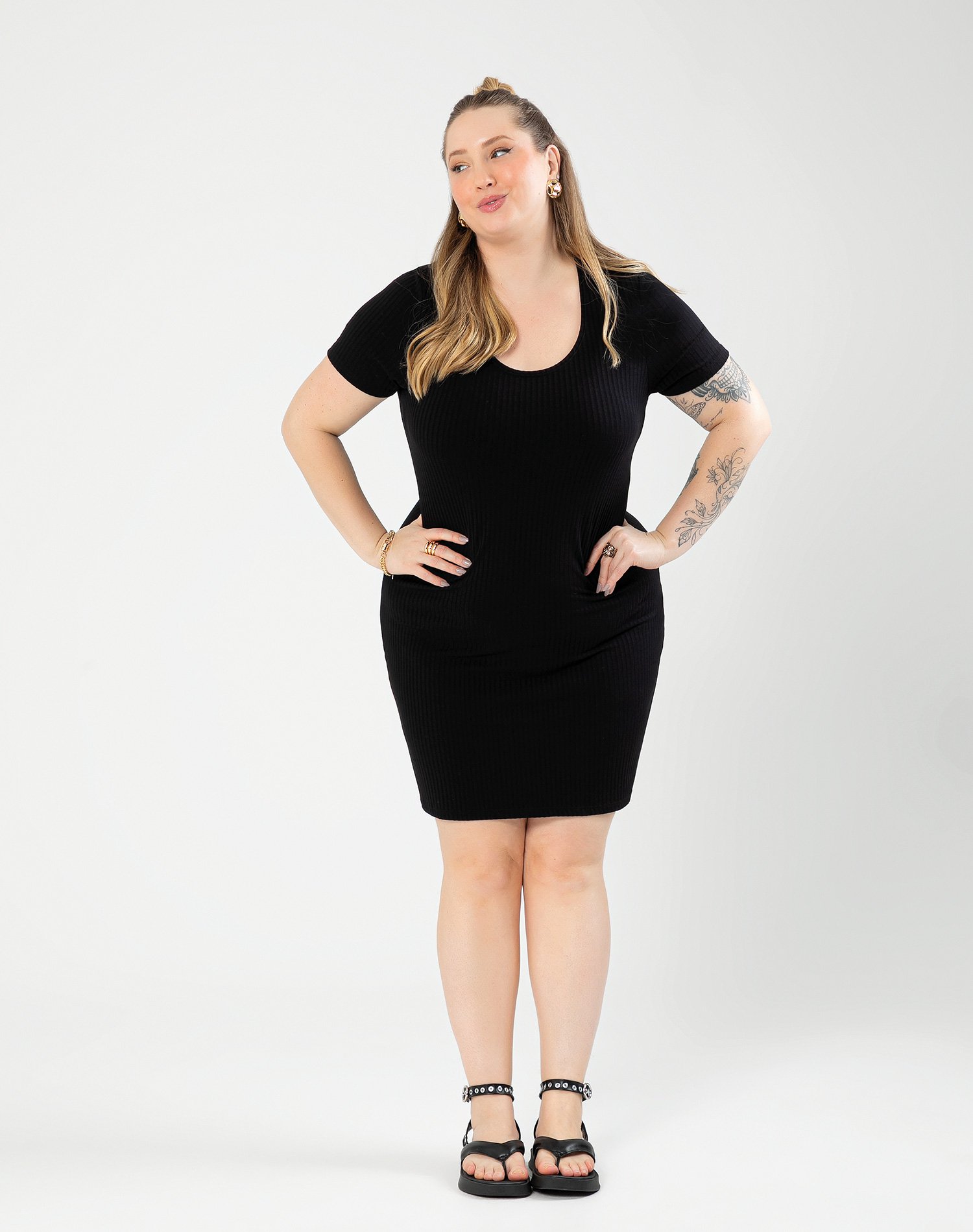 Vestido Plus Size Curto em Canelado Cativa